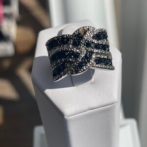Elegant Silver and Black Women's Ring size 10
